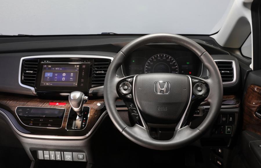 Торпедо Honda Odyssey VTi 2017 года  (AU) (фото 32 из 46)